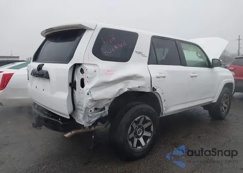 2024 Toyota 4Runner Trd Off Road Premium из США, поврежденный, VIN JTERU5JR5R6267713